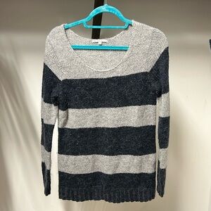 Classic Gap scoop neck sweater